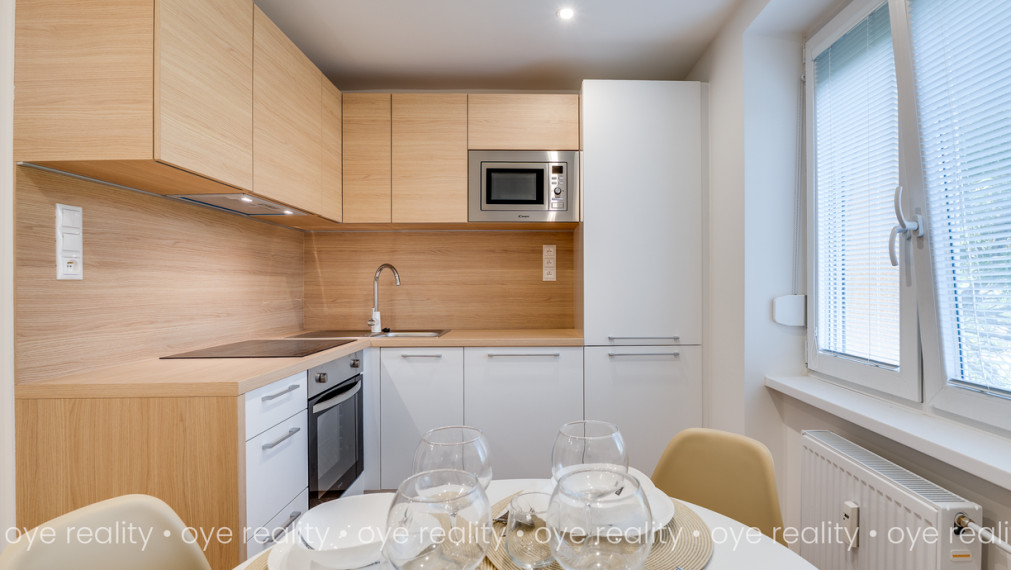  Moderný, čerstvo zrekonštruovaný 1-izbový byt na prenájom v Komárne!