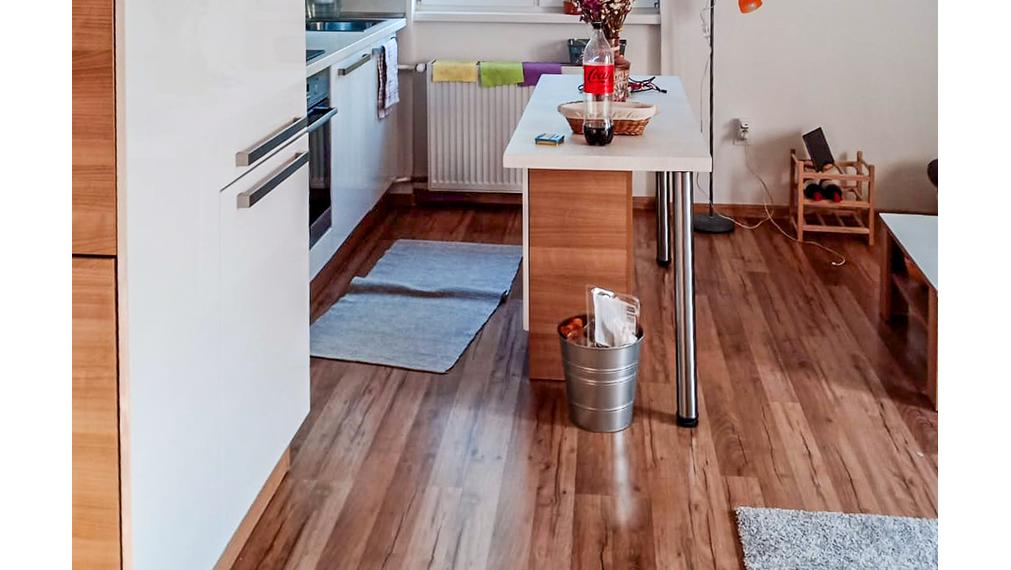 Na predaj moderný 3-izbový tehlový byt s balkónom a klimatizáciou blízko centra Komárna