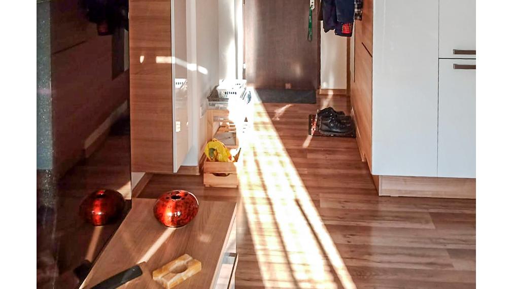 Na predaj moderný 3-izbový tehlový byt s balkónom a klimatizáciou blízko centra Komárna