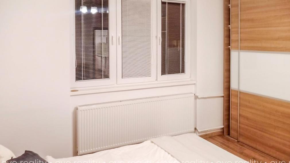 Na predaj moderný 3-izbový tehlový byt s balkónom a klimatizáciou blízko centra Komárna