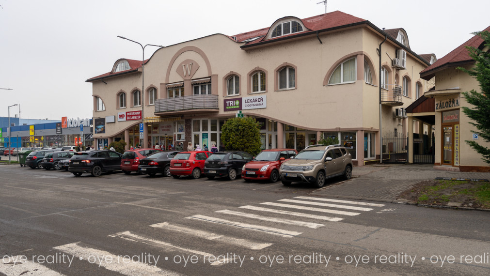 Rezervovaný! Na predaj moderný 3-izbový tehlový byt s balkónom a klimatizáciou blízko centra Komárna