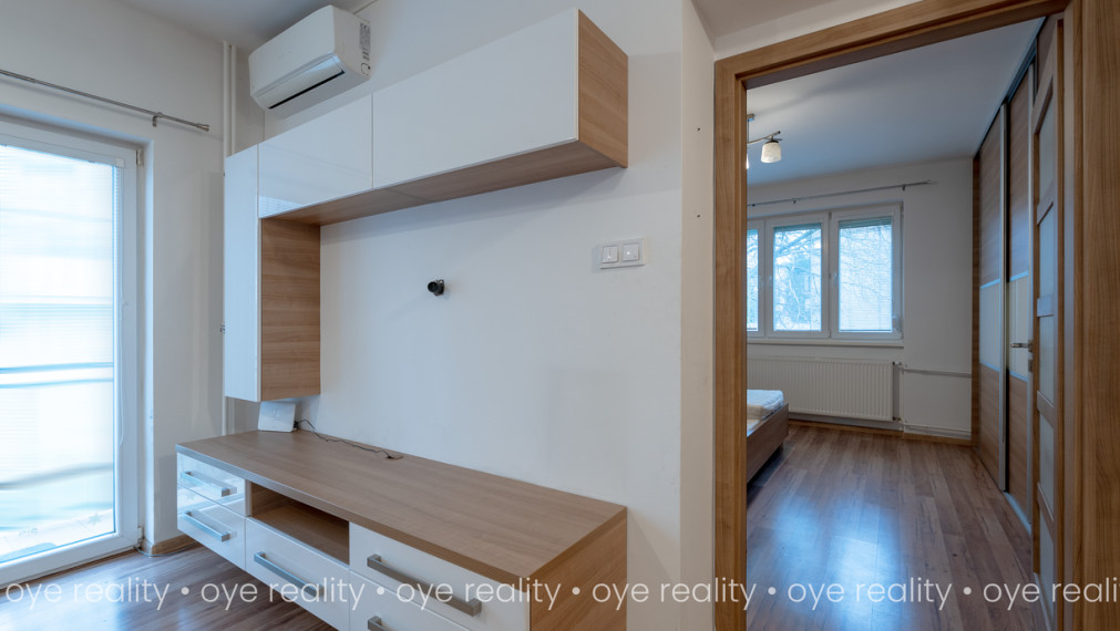 Rezervovaný! Na predaj moderný 3-izbový tehlový byt s balkónom a klimatizáciou blízko centra Komárna