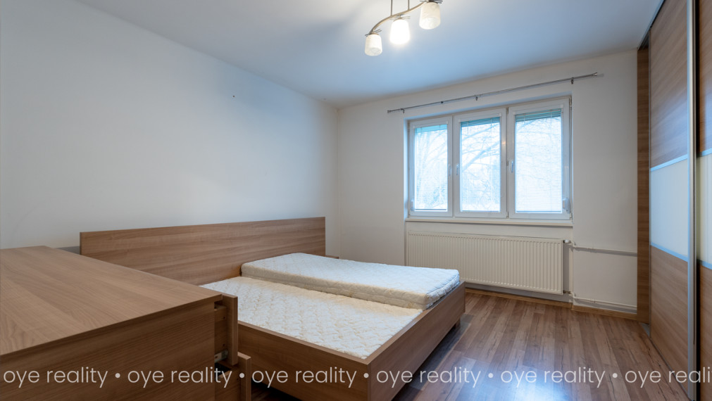 Rezervovaný! Na predaj moderný 3-izbový tehlový byt s balkónom a klimatizáciou blízko centra Komárna