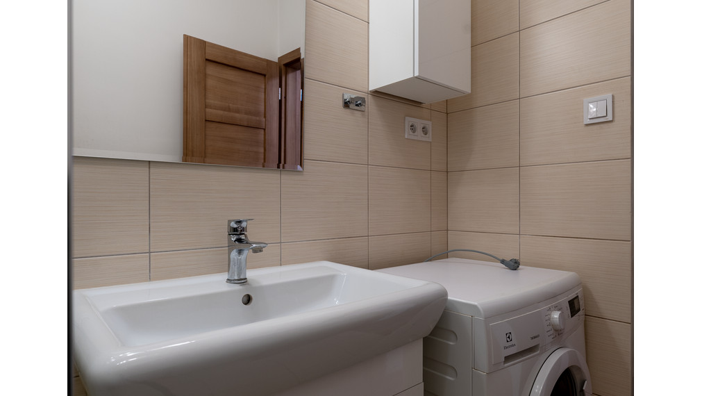 Rezervovaný! Na predaj moderný 3-izbový tehlový byt s balkónom a klimatizáciou blízko centra Komárna