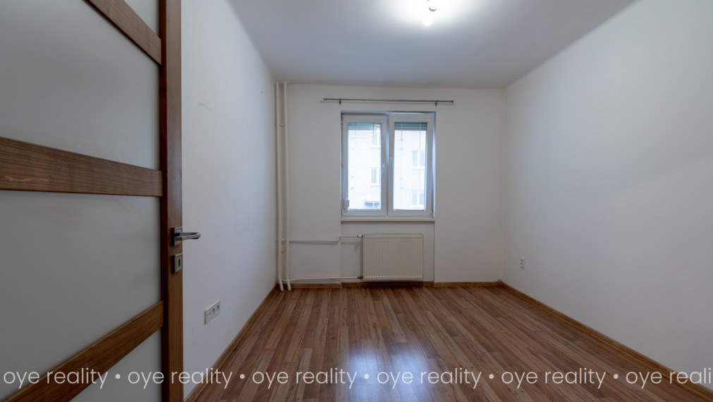 Rezervovaný! Na predaj moderný 3-izbový tehlový byt s balkónom a klimatizáciou blízko centra Komárna