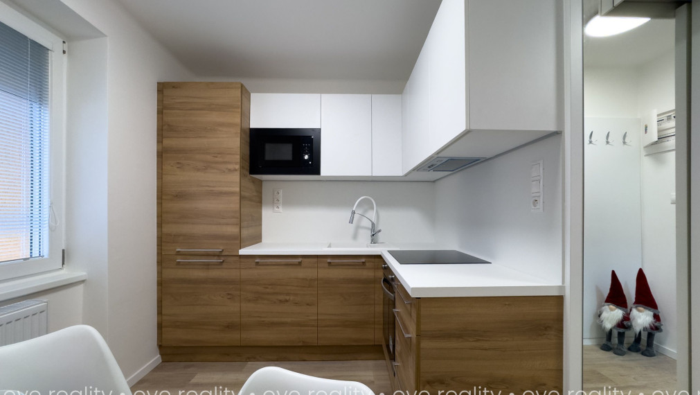 Na predaj: kompletne zrekonštruovaný a moderne zariadený 2-izbový byt – I. sídlisko, Komárno