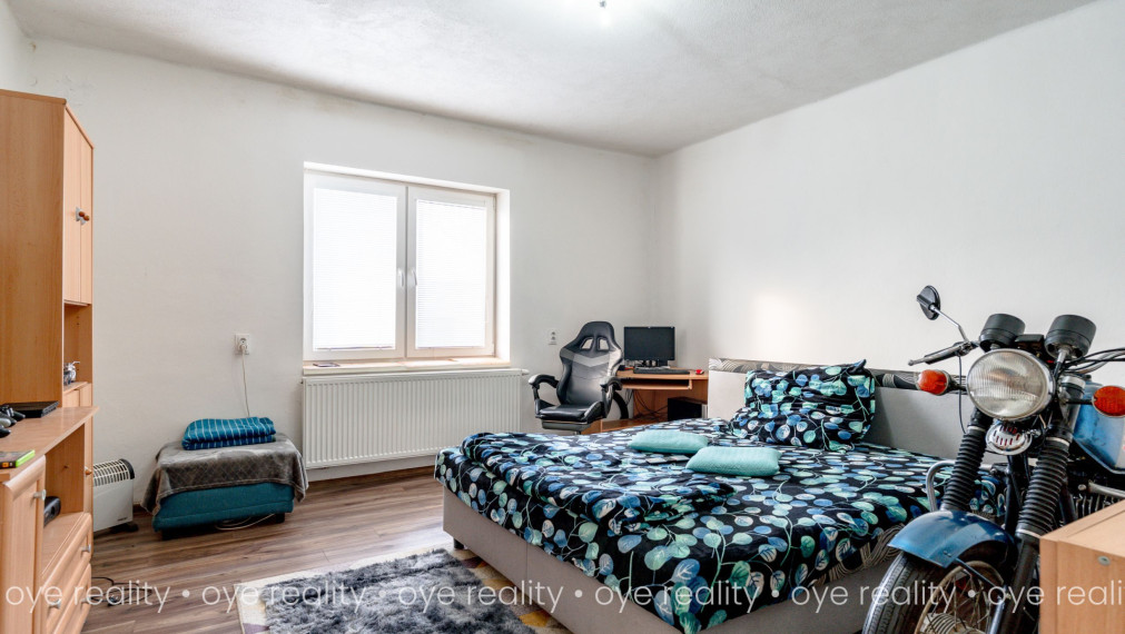 Na predaj zrekonštruovaný 3-izbový rodinný dom na 10-árovom pozemku v Marcelovej – 110 m2