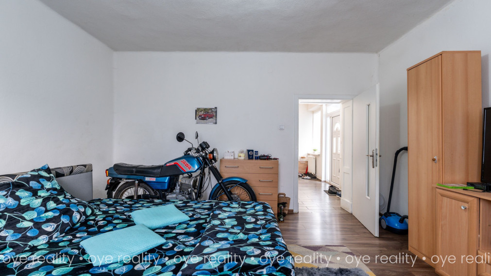 Na predaj zrekonštruovaný 3-izbový rodinný dom na 10-árovom pozemku v Marcelovej – 110 m2