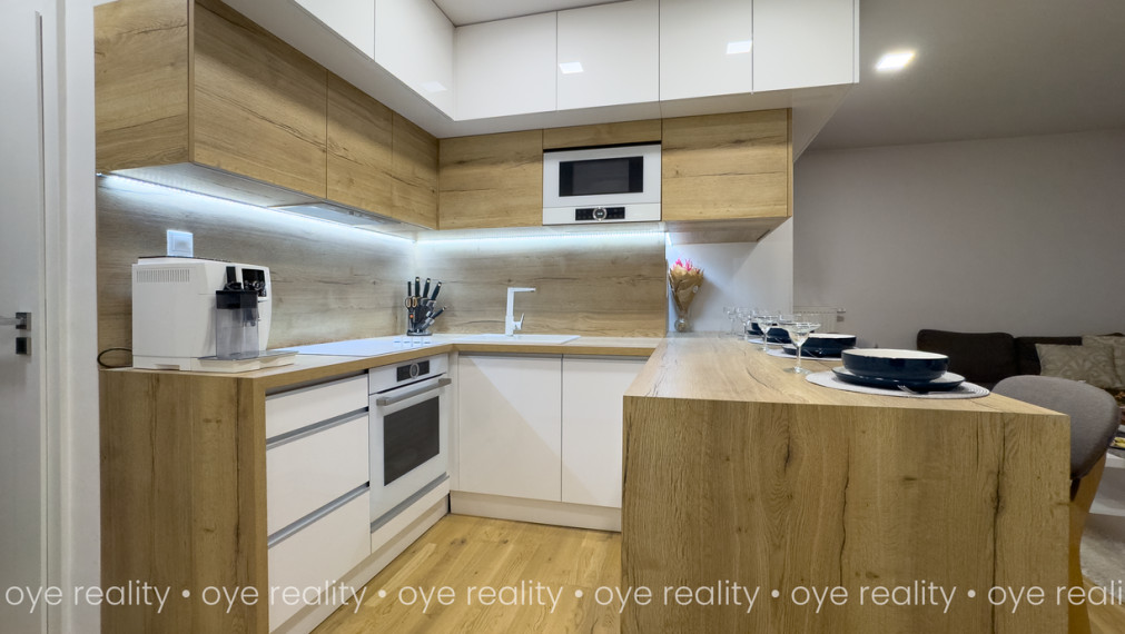 Na predaj luxusný 3-izbový byt v obľúbenej lokalite Komárna