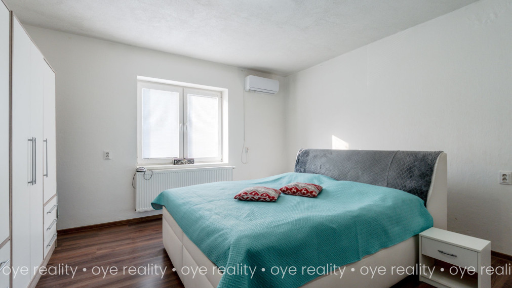 Na predaj zrekonštruovaný 3-izbový rodinný dom na 10-árovom pozemku v Marcelovej – 110 m2