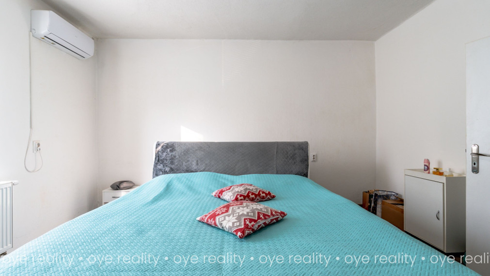 Na predaj zrekonštruovaný 3-izbový rodinný dom na 10-árovom pozemku v Marcelovej – 110 m2