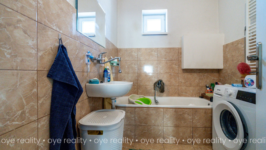 Na predaj zrekonštruovaný 3-izbový rodinný dom na 10-árovom pozemku v Marcelovej – 110 m2