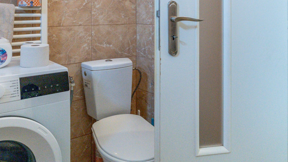 Na predaj zrekonštruovaný 3-izbový rodinný dom na 10-árovom pozemku v Marcelovej – 110 m2