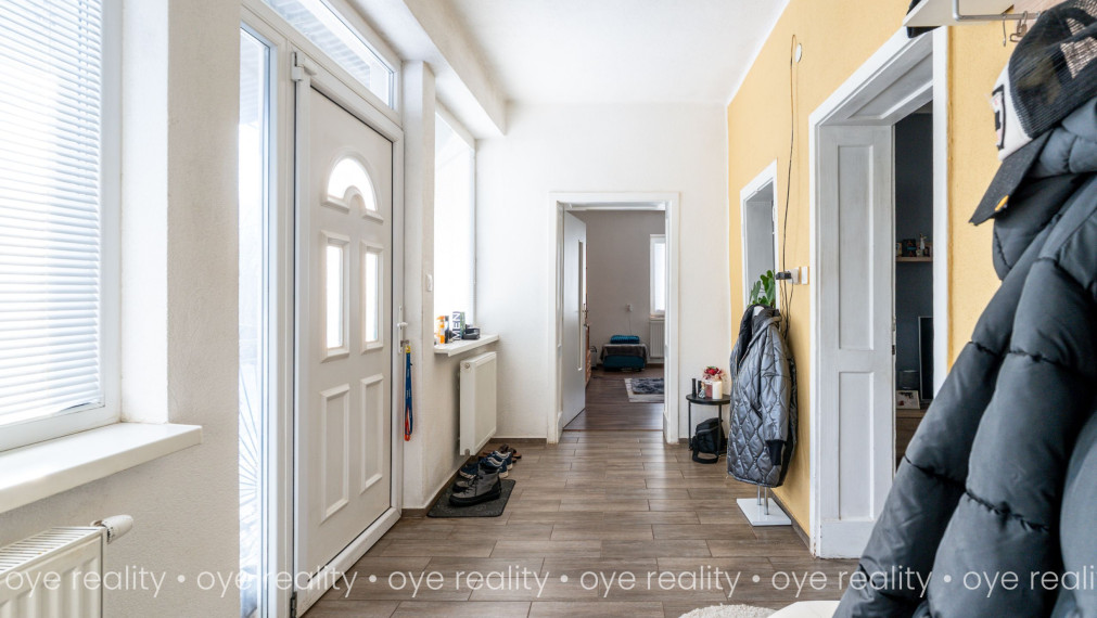 Na predaj zrekonštruovaný 3-izbový rodinný dom na 10-árovom pozemku v Marcelovej – 110 m2