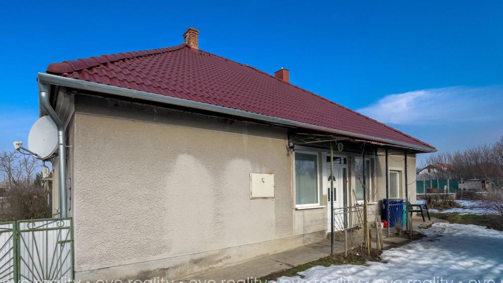 Na predaj zrekonštruovaný 3-izbový rodinný dom na 10-árovom pozemku v Marcelovej – 110 m2