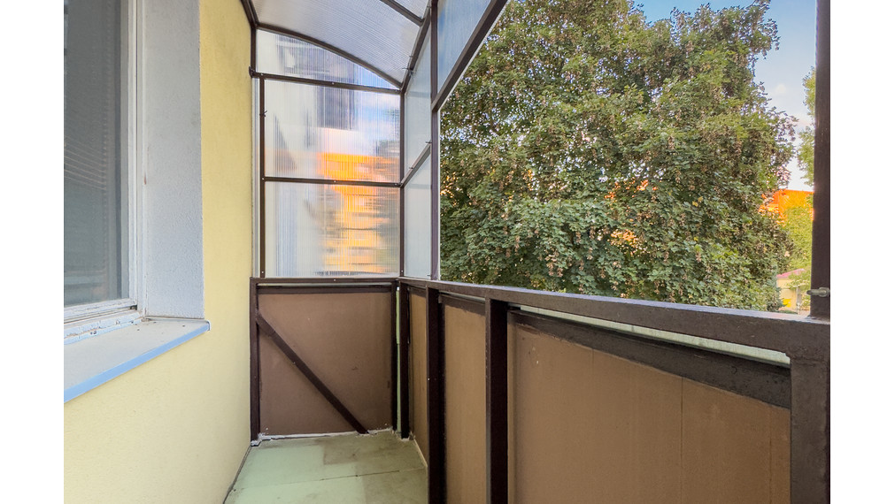 Na prenájom kompletne zariadený 2-izbový byt na VII. sídlisku v Komárne