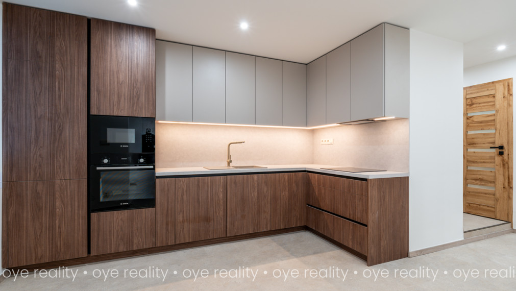  Na predaj priestranný 3-izbový byt v Komárne po kompletnej rekoštrukcii!