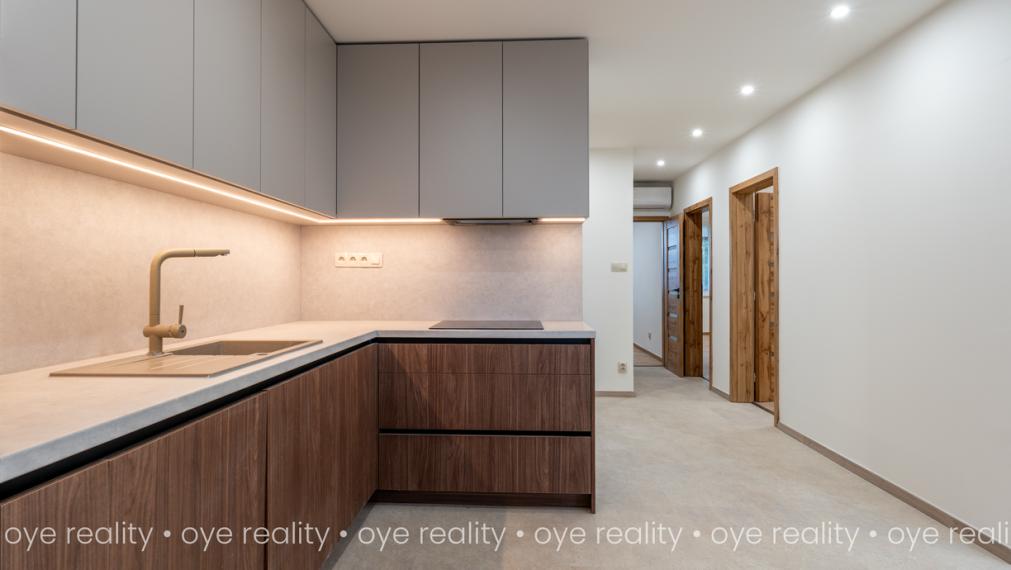  Na predaj priestranný 3-izbový byt v Komárne po kompletnej rekoštrukcii!