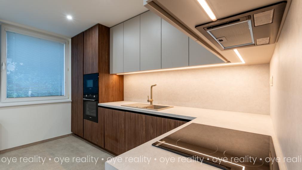  Na predaj priestranný 3-izbový byt v Komárne po kompletnej rekoštrukcii!