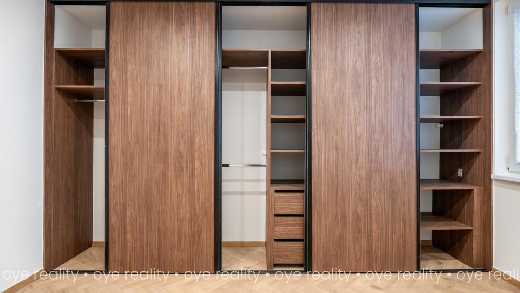  Na predaj priestranný 3-izbový byt v Komárne po kompletnej rekoštrukcii!