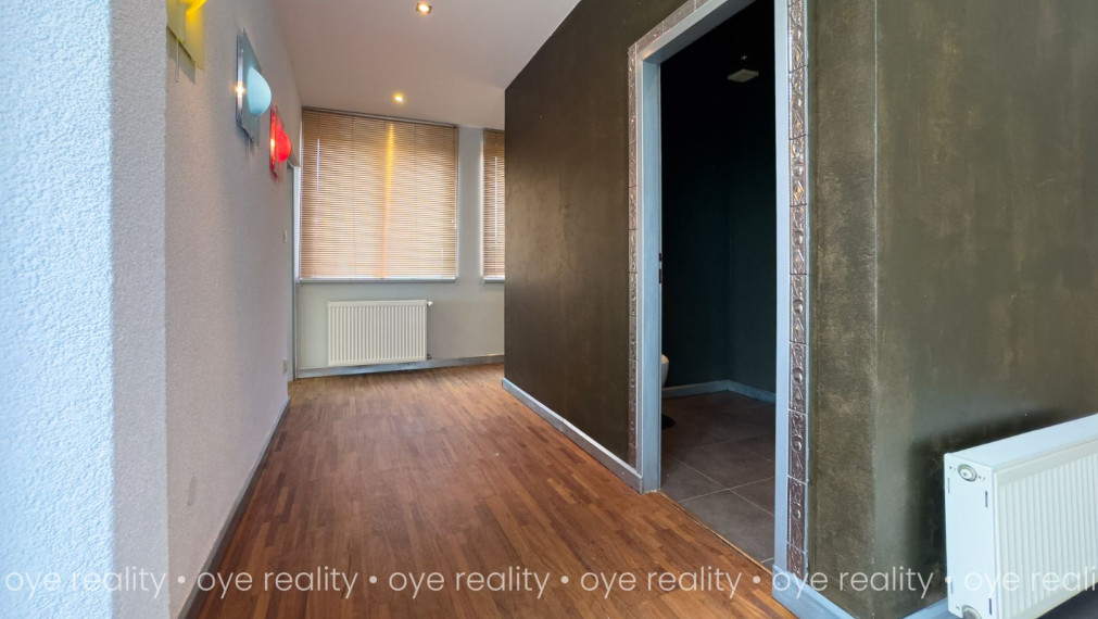 Na prenájom svetlé kancelárske priestory v príjemnom, uzavretom areáli pri Komárne