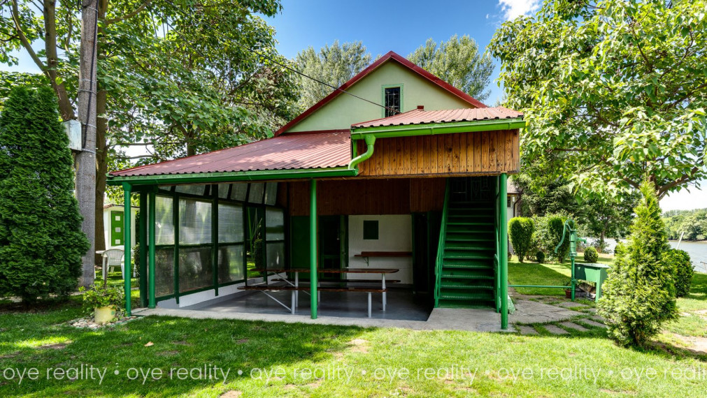 Akcia! Na predaj chata pri Váhu - Váš súkromný kúsok raja