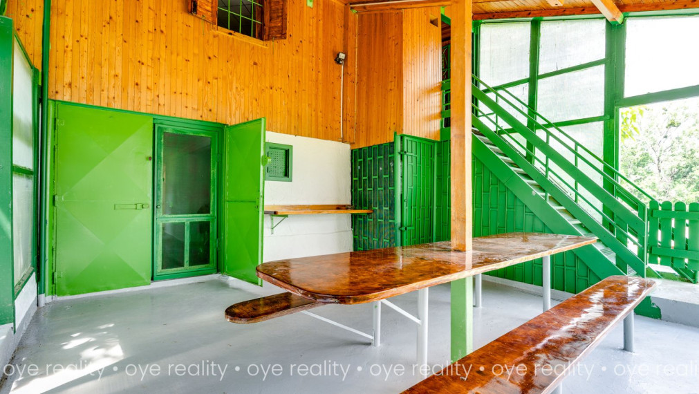 Akcia! Na predaj chata pri Váhu - Váš súkromný kúsok raja