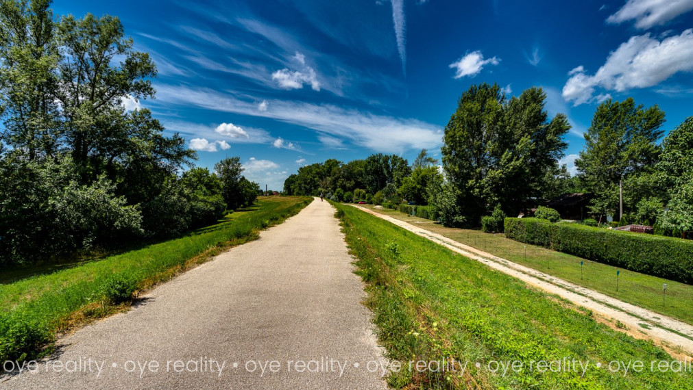 Akcia! Na predaj chata pri Váhu - Váš súkromný kúsok raja