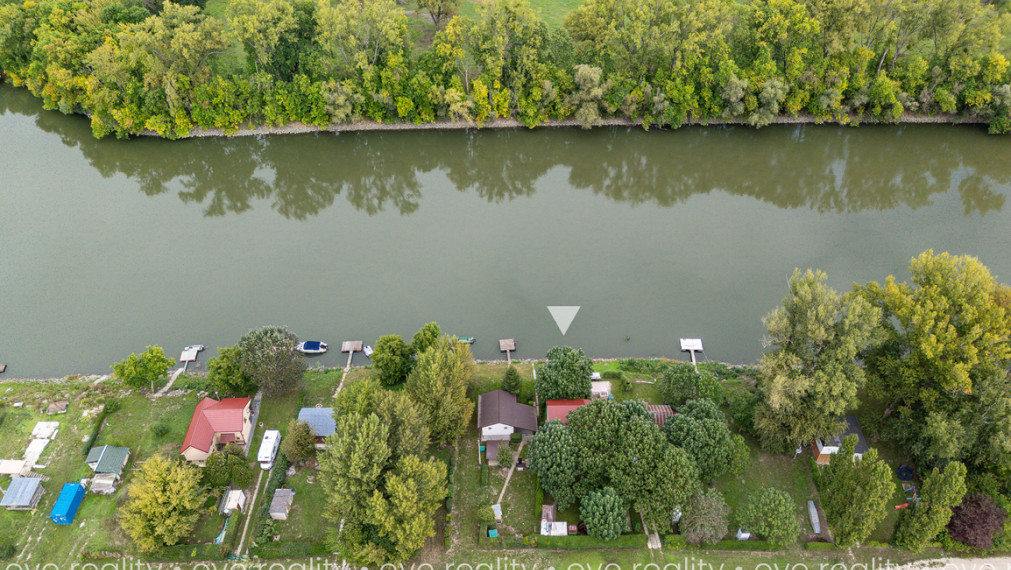 Akcia! Na predaj chata pri Váhu - Váš súkromný kúsok raja
