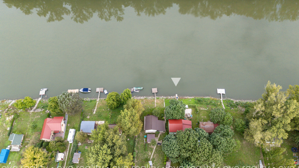 Akcia! Na predaj chata pri Váhu - Váš súkromný kúsok raja