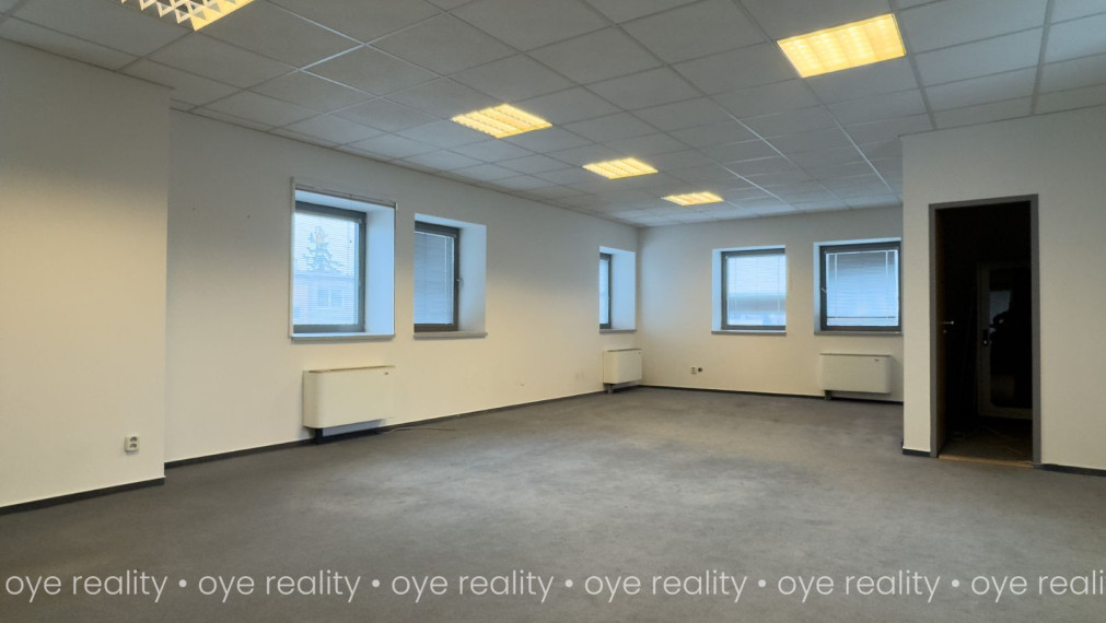 Na prenájom moderné kancelárske priestory v centre Komárna - 13, 22, 24, 25, 50, 70 m2