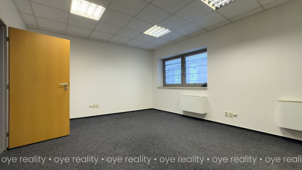 Na prenájom moderné kancelárske priestory v centre Komárna - 13, 22, 24, 25, 50, 70 m2