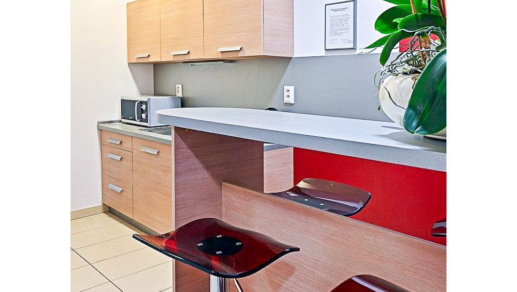 Na prenájom moderné kancelárske a skladové priestory v Komárne, časť Nová Stráž