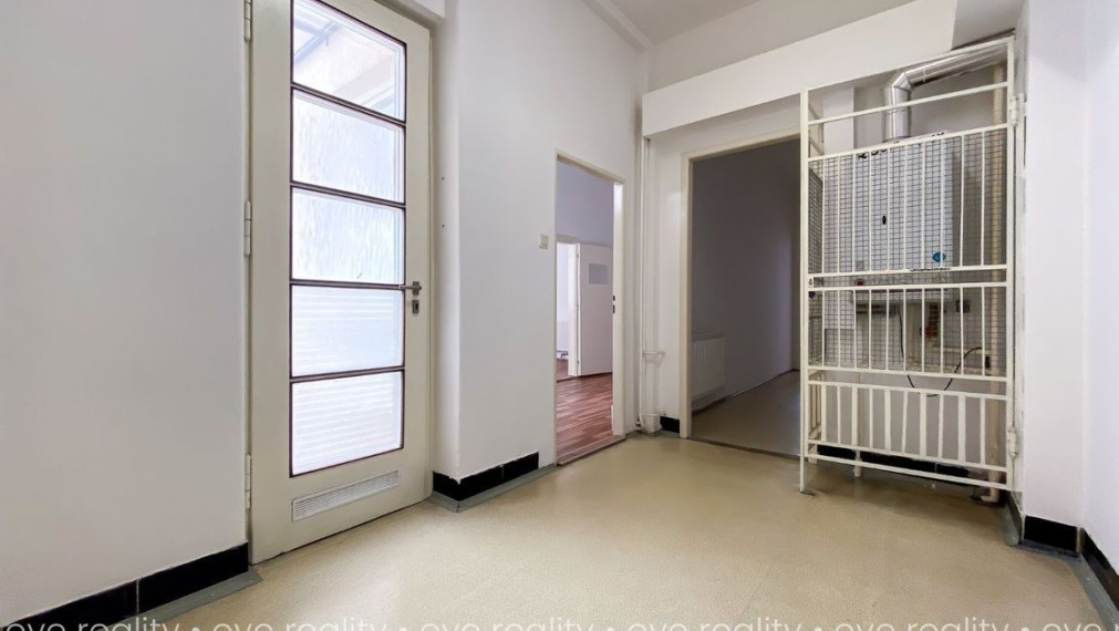 Na prenájom kancelárske priestory v absolútnom centre Komárna - 41 m2