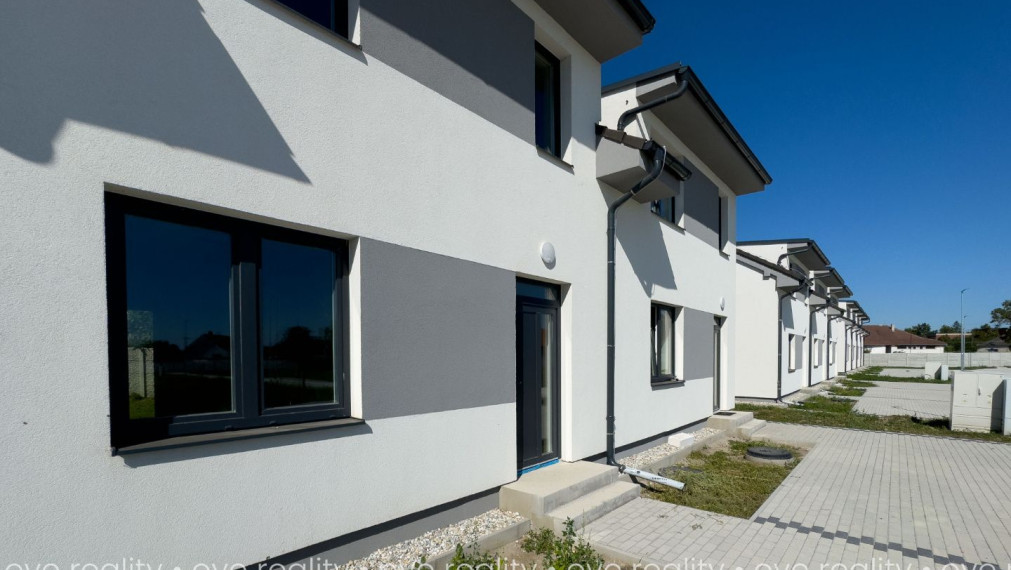 Akcia! Na predaj nízkoenergetické dvojpodlažné rodinné domy v Zemianskej Olči, okres Komárno