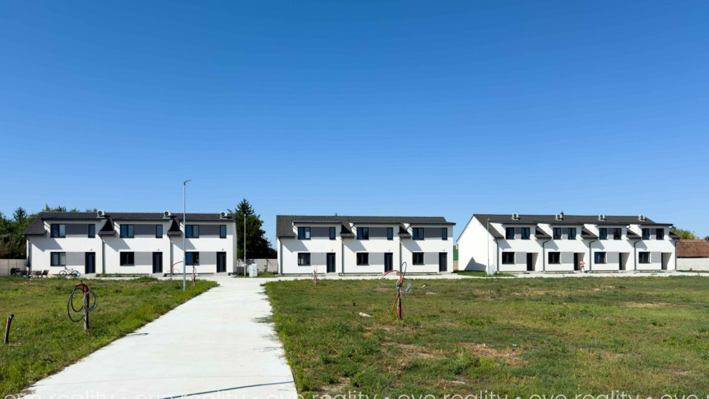 Akcia! Na predaj nízkoenergetické dvojpodlažné rodinné domy v Zemianskej Olči, okres Komárno