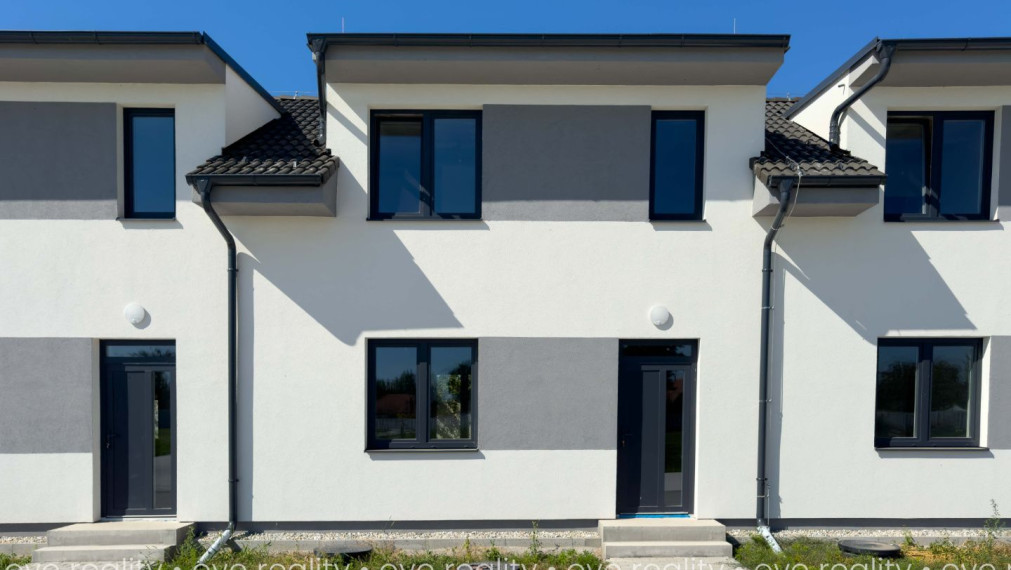 Akcia! Na predaj nízkoenergetické dvojpodlažné rodinné domy v Zemianskej Olči, okres Komárno