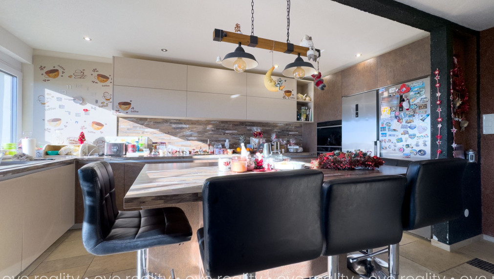 Na predaj kompletne obnovený 4-izbový rodinný dom s krásnym výhľadom na Dunaj v Komárne