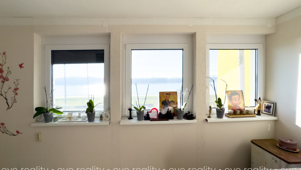 Na predaj kompletne obnovený 4-izbový rodinný dom s krásnym výhľadom na Dunaj v Komárne