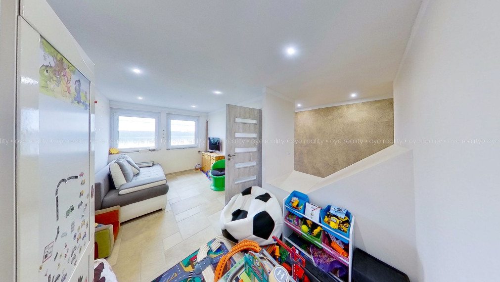 Na predaj kompletne obnovený 4-izbový rodinný dom s krásnym výhľadom na Dunaj v Komárne