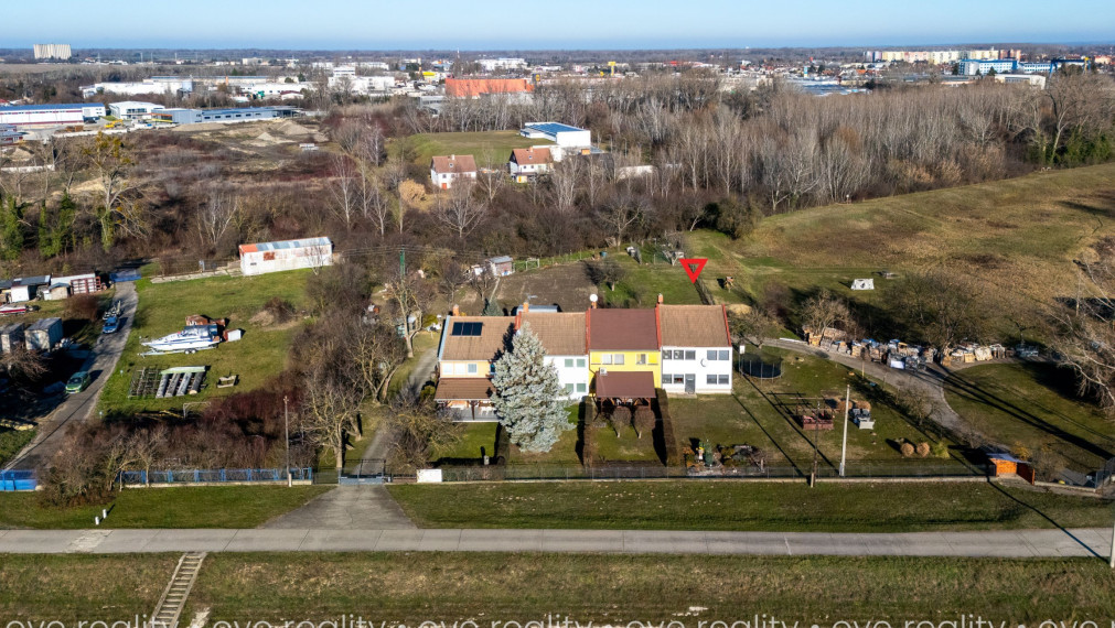 Na predaj kompletne obnovený 4-izbový rodinný dom s krásnym výhľadom na Dunaj v Komárne