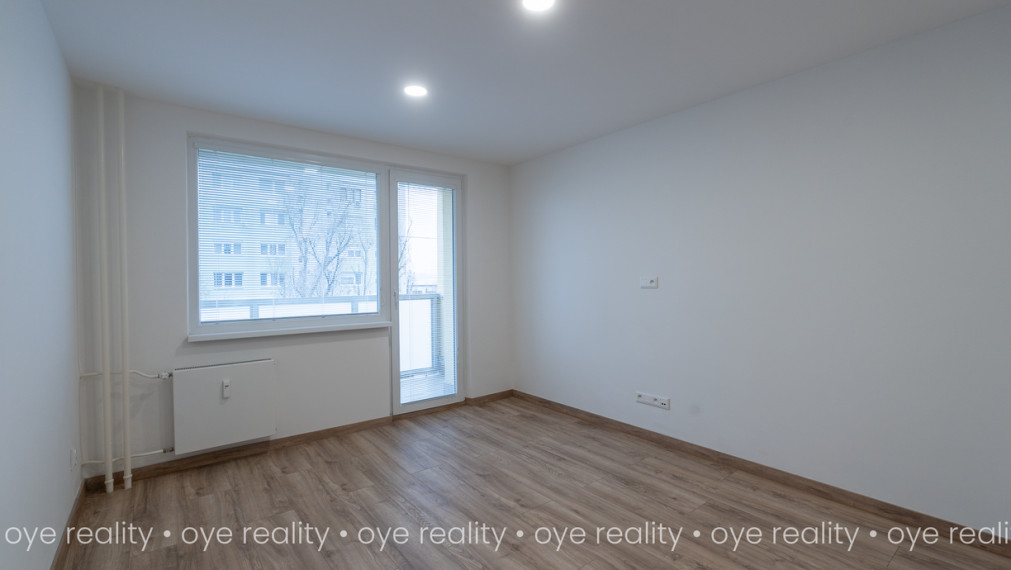 Na predaj prémiovo zrekonštruovaný, slnečný 3-izbový byt s loggiou v centre diania Komárna