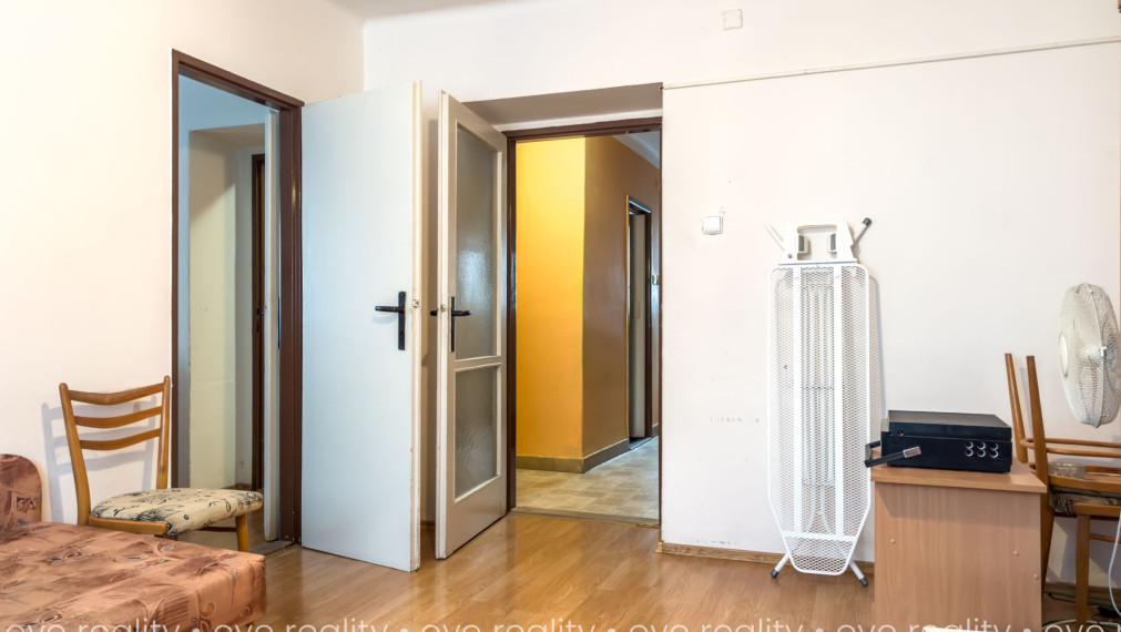 Na predaj čiastočne zrekonštruovaný tehlový byt v Komárne - 60 m2