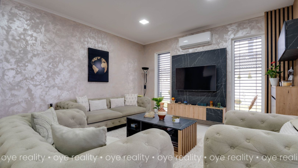 Na predaj exkluzívny rodinný dom v Kolárove – harmónia luxusu, bezpečia a domácej pohody