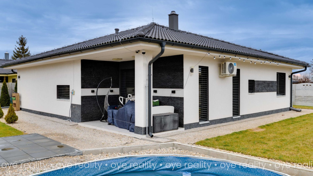 Na predaj exkluzívny rodinný dom v Kolárove – harmónia luxusu, bezpečia a domácej pohody