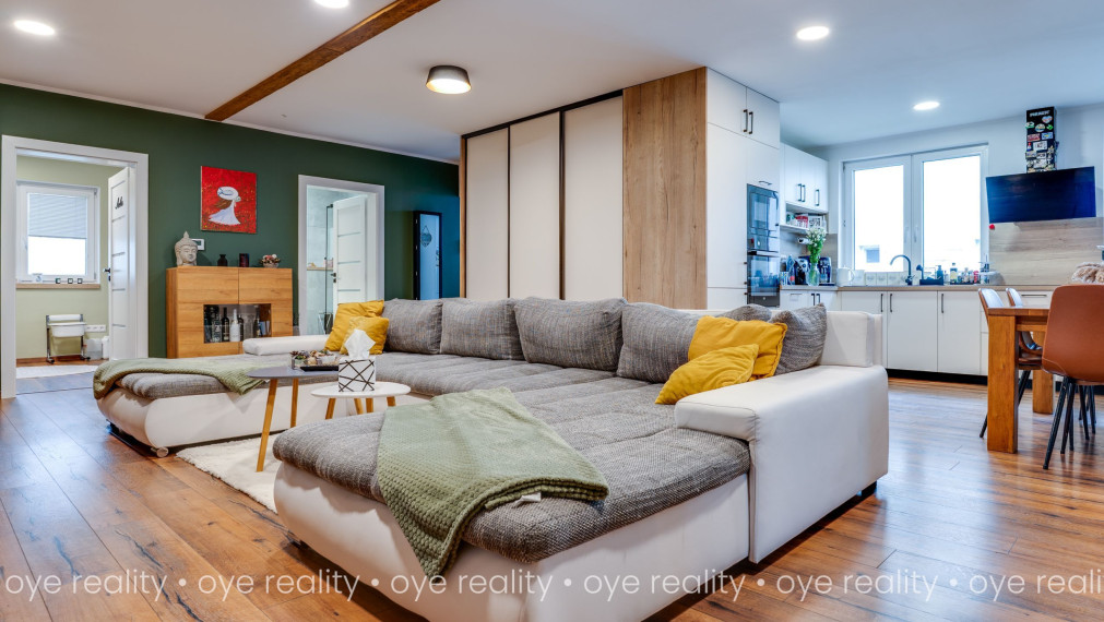 Na predaj nadštandardný 4-izbový rodinný dom s bazénom a zimnou záhradou v Komárne