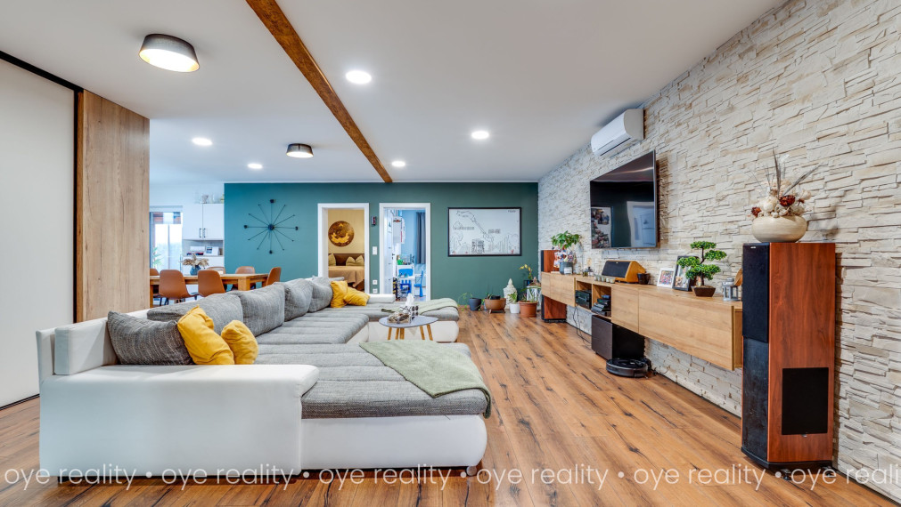 Na predaj nadštandardný 4-izbový rodinný dom s bazénom a zimnou záhradou v Komárne