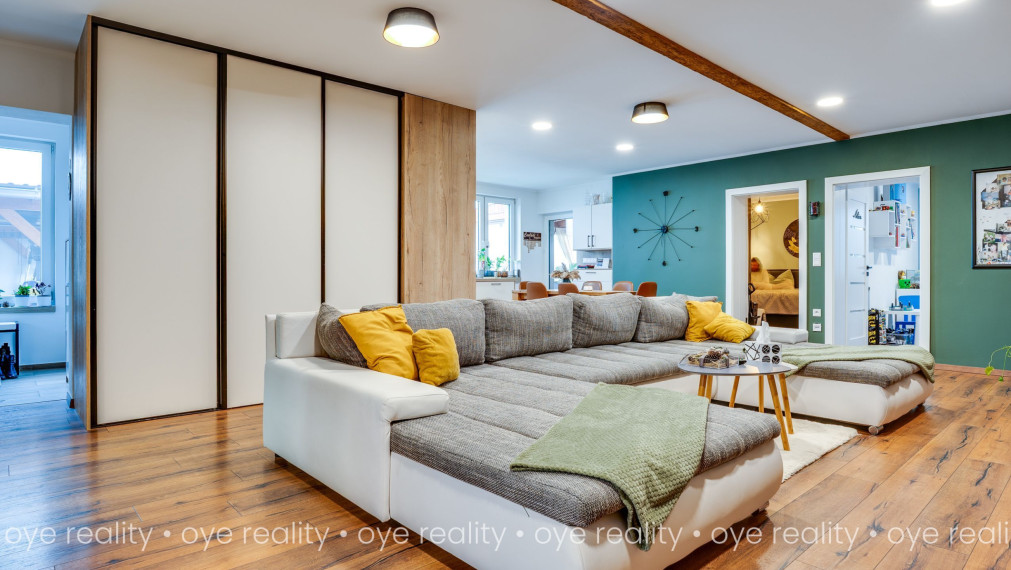 Na predaj nadštandardný 4-izbový rodinný dom s bazénom a zimnou záhradou v Komárne