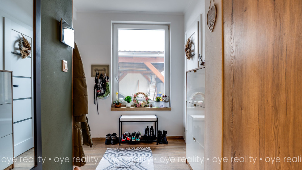 Na predaj nadštandardný 4-izbový rodinný dom s bazénom a zimnou záhradou v Komárne