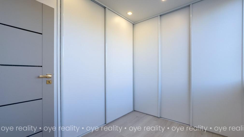 Na predaj kompletne rekonštruovaný 3-izbový byt v obľúbenej lokalite Komárna - 72 m2